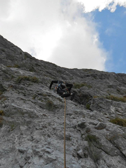 Paretone Express. Via Iurisci - D'Amico al Paretone del Gran Sasso - Cristiano sul 7° tiro su roccia ottima