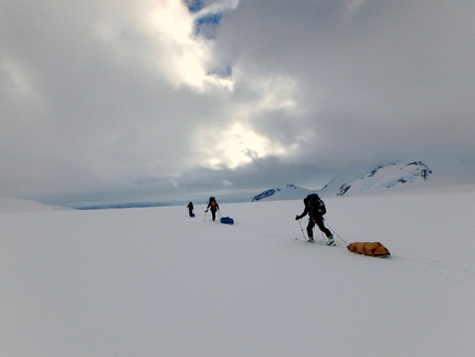 Volcan Aguilera, Hielo Sur, Patagonia - Volcan Aguilera: avanzando, avanzando...­