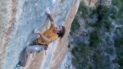 Chris Sharma - Chris Sharma on Golpe De Estado at Siurana, Spain