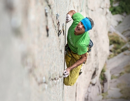 Pinne gialle - Tognazza, Dolomites - Manolo climbing Pinne Gialle (Tognazza, Passo Rolle, Dolomites)