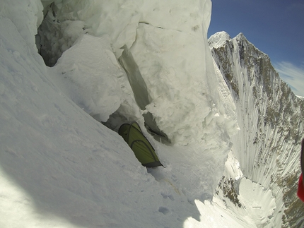 Gasherbrum V, Karakorum - Durante la prima salita del Gasherbrum V effettuata dal 23 - 26/07/2014 da Chi-young Ahn e Nak-jong Seong