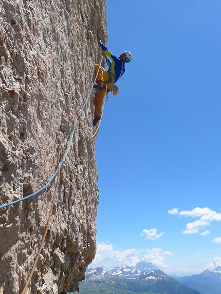 Sas Ciampac, Puez, Dolomites - During the first ascent of Rien ne va plus (435m, 7b+ max, 7a obligatory, Christoph Hainz, Simon Kehrer 10/2013)
