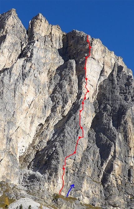 Sas Ciampac, Puez, Dolomiti - Durante l'apertura di Rien ne va plus (435m, 7b+ max, 7a oblig, Christoph Hainz, Simon Kehrer 10/2013)