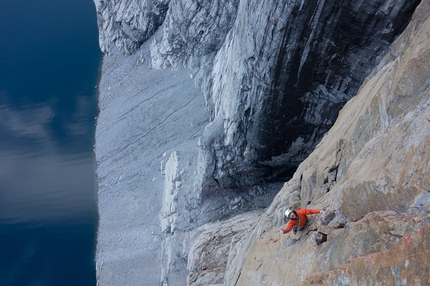 Greenland, Baffin Island - Climbing at Gibbs Fjord, Nicolas Favresse, Olivier Favresse, Ben Ditto and Sean Villanueva.