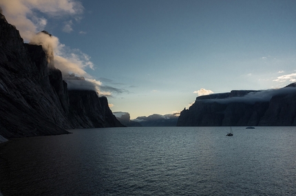 Greenland, Baffin Island - Climbing at Gibbs Fjord, Nicolas Favresse, Olivier Favresse, Ben Ditto and Sean Villanueva.