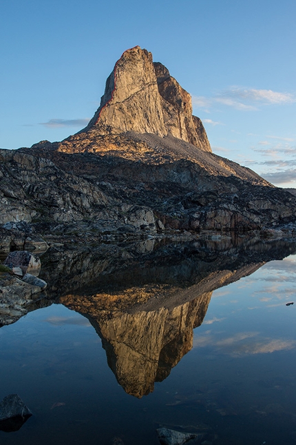 Greenland, Baffin Island - West coast, Uummannaq Area, Ikerasak Peak: Married Mens’ Way, E3, 5.10, 400 meters, Ikerasak peak – Uummannaq Area