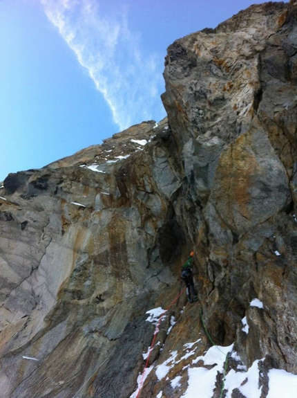 Grandes Jorasses, Corrado Pesce, Martin Elias - Corrado Pesce and Martin Elias during their repeat of Directe de l'Amitié, Grandes Jorasses, Mont Blanc, 26-27/09/2014