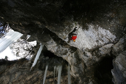 Drytooling, past and present by Albert Leichtfried