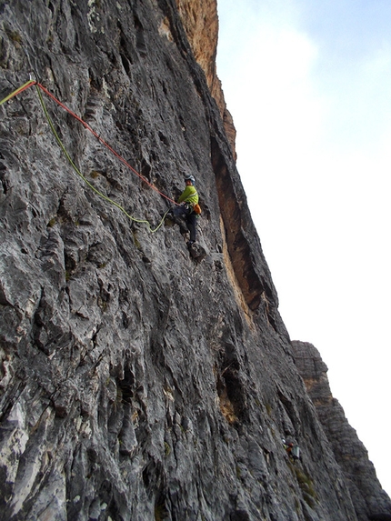 Corso aspiranti guida alpina 2013 - 2014 - Modulo roccia in Dolomiti: Via Paolo VI Tofana