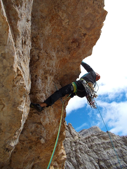 Corso aspiranti guida alpina 2013 - 2014 - Modulo roccia in Dolomiti: Via Paolo VI Tofana