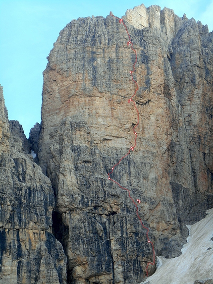 Sguardo al Passato, Val d’Ambiez, Dolomiti di Brenta - Il tracciato della via Sguardo al Passato (300, 7a+, Andrea Simonini, Gianluca Bellamoli 08/2014), Val d’Ambiez, Dolomiti di Brenta