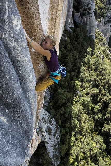 Federica Mingolla, Verdon - Federica Mingolla climbing Tom et je ris 8b+, Verdon Gorge