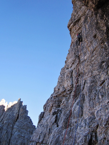 Solo mostri al Perugini, nuova via di più tiri in Val Montanaia