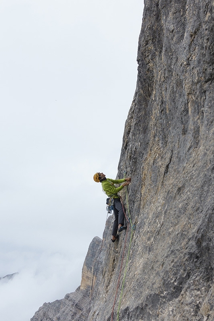 Colonne d'Ercole, Civetta, Dolomiti - Alex Walpoth e Martin Dejori durante la prima ripetizione di Colonne d'Ercole, Civetta,  Dolomiti