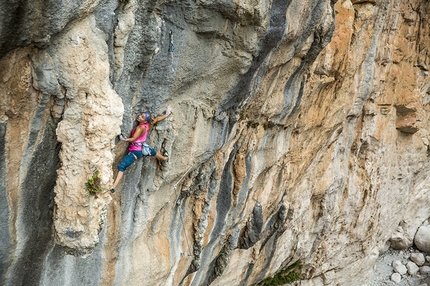 Sasha DiGiulian, Edu Marin - Sasha DiGiulian e Edu Marin durante la ripetizione di Viaje de Los Locos, Gole di Goroppu, Sardegna.