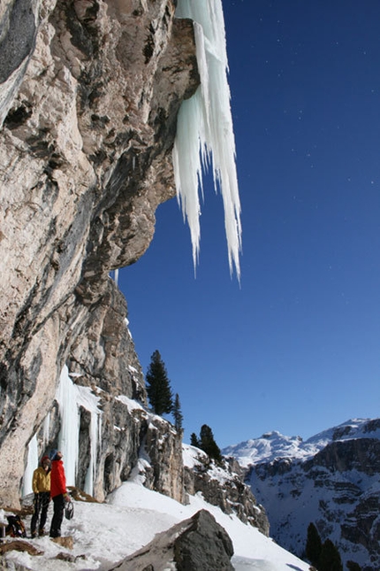 Val Lunga, Dolomites - Florian and Martin Riegler at the base of the route.