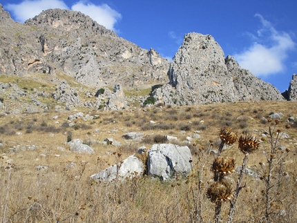 Pizzo Lungo, Monti di Calamigna, Sicilia - Il versante sud del Pizzo Lungo, Monti di Calamigna, Sicilia