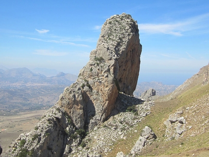 Pizzo Lungo, nuova via di più tiri di David Gallo e Massimo Flaccavento in Sicilia