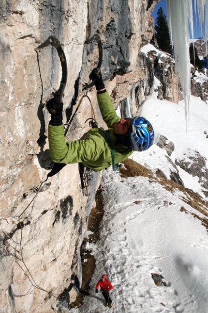 Val Lunga, Dolomites - Florian Riegler climbing 'La sor blanche', Val Lunga (Val Gardena), Dolomites