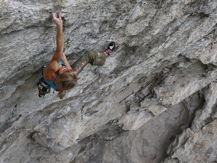 Angela Eiter - Angela Eiter climbing her first 9a, Hades at the Götterwandl, Nassereith, Austria