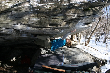 Tom Ballard - Tom Ballard su Auto Pilot 7A+, Chironico, Svizzera