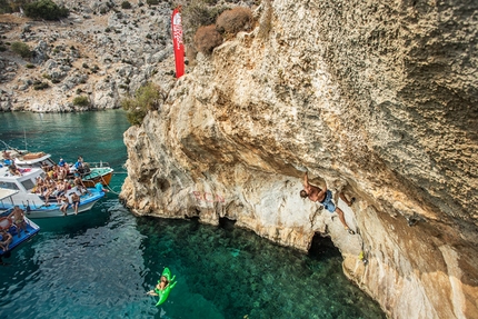 The North Face Kalymnos Climbing Festival 2014 - Deep Water Solo a Vathi durante il The North Face Kalymnos Climbing Festival 2014