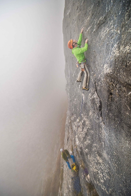 Happy Ledge, Val Trementina, Paganella - Nicola Sartori sul secondo tiro di 7a+