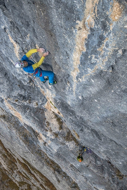 Happy Ledge, Val Trementina, Paganella - Rolando Larcher sul quarto tiro di 7c