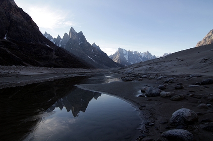 Shark's Tooth, Greenland, Matteo Della Bordella, Silvan Schüpbach, Christian Ledergerber - Shark Tooth, Daderbrum and the other unclimbed peaks.