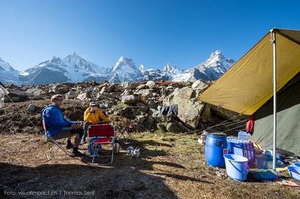 Kishtwar, Himalaya, Stephan Siegrist, Andreas Abegglen, Thomas Senf - Stephan Siegrist e Dres Abegglen nel Campo Base a Kishtwar