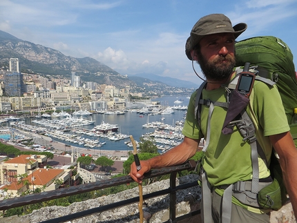 Ivan Peri, l'arrivo a Montecarlo dopo 80 giorni di cammino Across the Alps