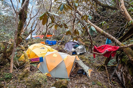 Zemu Exploratory Expedition K2014-150 CAI - During the 2014 Zemu Exploratory Expedition. With the mountaineers Alberto Peruffo, Anindya Mukherjee, Cesar Rosales Chinchay, Francesco Canale, Davide Ferro, Andrea Tonin, Enrico Ferri.