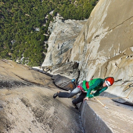 Yosemite, El Capitan - Jorg Verhoeven on the famous Changing Corners pitch during his attempts to free climb The Nose, El Capitan, Yosemite