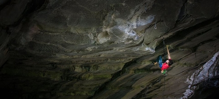 Silvio Reffo - Silvio Reffo climbing Underground 9a at Massone, Arco