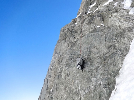 Combe Maudit, Mont Blanc - An...ice surprise by Enrico Bonino, Giulia Venturelli, Combe Maudit, Monte Bianco.