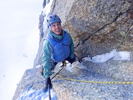 Combe Maudit, Monte Bianco - Uscita del tiro in artificiale di An...ice surprise di Enrico Bonino, Giulia Venturelli, Combe Maudit, Monte Bianco.