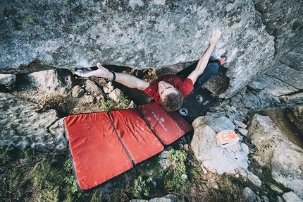 Rock slave XP 2014, Elba Discovery - Alberto Gotta bouldering during the Rock slave XP 2014, Elba Discovery by Marzio Nardi & C.