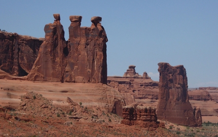 Desert Sandstone Climbing Trip #2 - Arches National Park - Arches National Park - Three Gossips