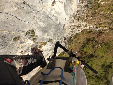 Superavanzi, Pilastro dei Barbari, Valsugana - Durante la riattrezzatura della via Superavanzi effettuata da Beppe Ballico e Niccolò Antonello il 29 Ottobre 2014