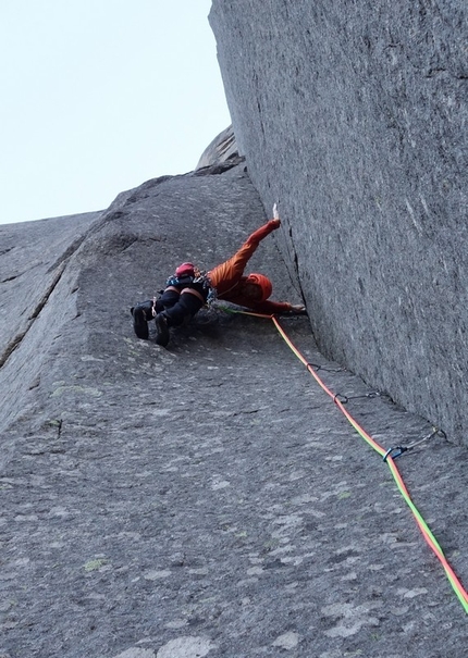 Storpillaren, Vagakallen, Lofoten - Andreas Klarström on the 15th pitch, Stemming level of The Corner kick (8a, 900m), first climbed together with Adam Pustelnik up Storpillaren, North Face of Vågakallen, Lofoten islands, Norway.