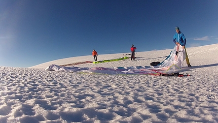 Canalone Neri, Dolomiti di Brenta - Jacopo Pellizzari e Luca Tamburini e la prima discesa dal Canalone Neri (Dolomiti di Brenta) in Speedfly.