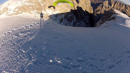 Canalone Neri, Dolomiti di Brenta - Jacopo Pellizzari e Luca Tamburini e la prima discesa dal Canalone Neri (Dolomiti di Brenta) in Speedfly.