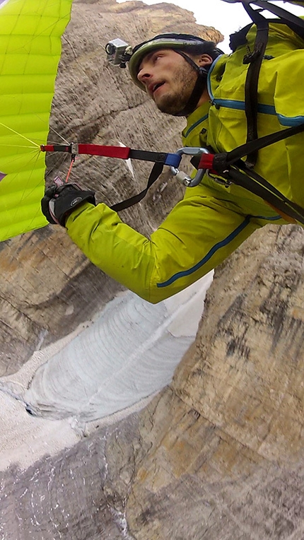 Canalone Neri, Dolomiti di Brenta - Jacopo Pellizzari e Luca Tamburini e la prima discesa dal Canalone Neri (Dolomiti di Brenta) in Speedfly.