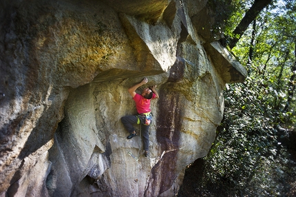 Val Chiavenna, Mezzera - Matteo Deghi getting to grips with Compression 7b+, Mezzera