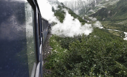 Piccoli viaggiatori a piedi e in treno - Il treno Furka