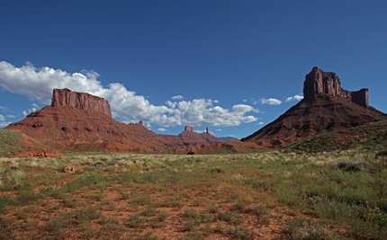 Desert Sandstone Climbing Trip #3 - Indian Creek, Monument Valley, Castle Valley - Castle Valley