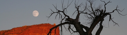 Desert Sandstone Climbing Trip #3 - Indian Creek, Monument Valley, Castle Valley - Indian Creek