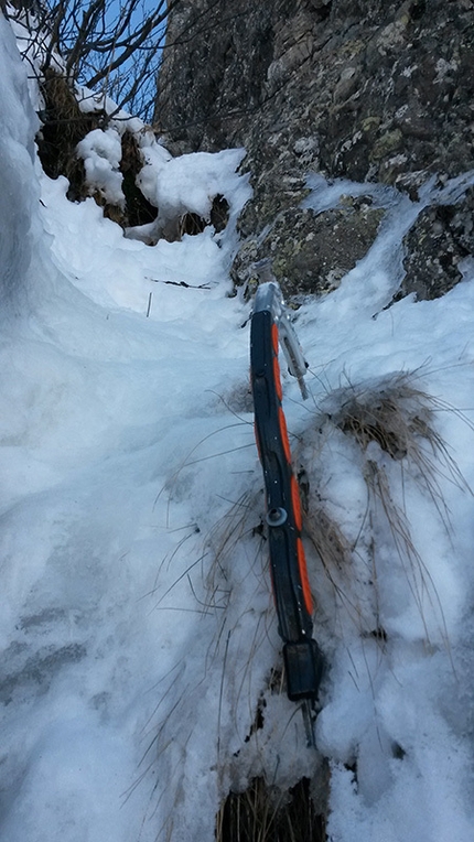 Cima Denti della Vecchia, Val Gerola - Cristian Candiotto durante l'apertura di Anitaice (M5, 140m), Cima Denti della Vecchia in Val Gerola