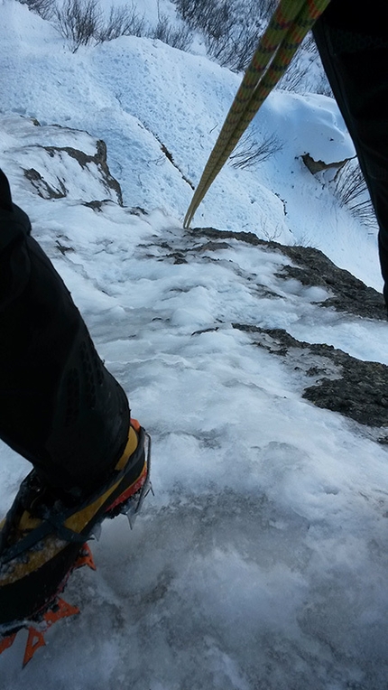 Cima Denti della Vecchia, Val Gerola - Cristian Candiotto durante l'apertura di Anitaice (M5, 140m), Cima Denti della Vecchia in Val Gerola