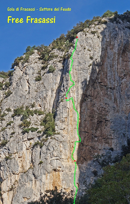 Gola di Frasassi, Rolando Larcher, Luca Giupponi - Free Frasassi (85m, 7b+, Rolando Larcher,  Luca Giupponi), Gola di Frasassi (An)